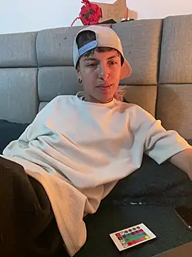 NaytonFreeman online show from February 25, 2026, 12:16 pm