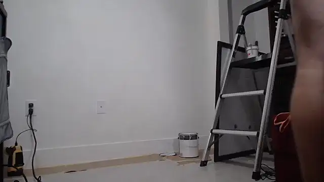 jasoncali305 online show from September 28, 2025, 5:47 am