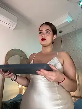 Snapshot of hannahst_ chatting on May 11, 2026, 8:39 pm hannahst online show from May 11, 2026, 8:39 pm