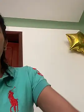 Snapshot of Lesly777_ chatting on September 19, 2025, 2:32 pm Lesly777 online show from September 19, 2025, 2:32 pm