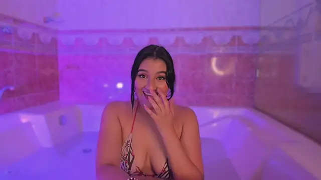 Snapshot of MariaFlowers chatting on November 25, 2025, 7:36 pm MariaFlowers online show from November 25, 2025, 7:36 pm