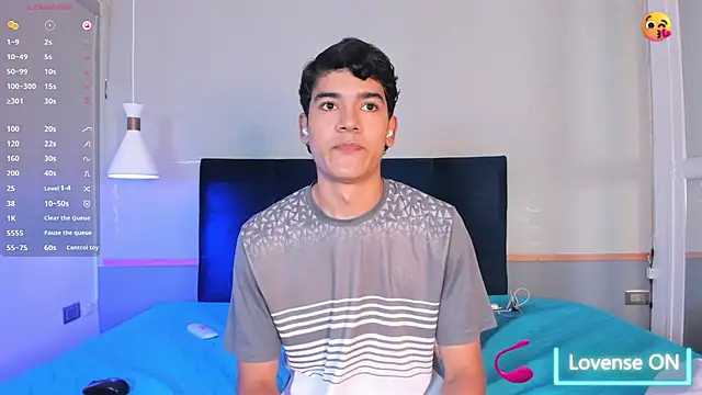 SandroVeyra online show from December 14, 2025, 12:44 pm