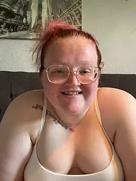 Snapshot of AmberBliss-X chatting on May 28, 2026, 6:47 pm AmberBliss-X online show from May 28, 2026, 6:47 pm