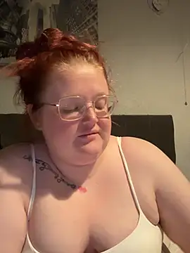 Snapshot of AmberBliss-X chatting on May 27, 2026, 10:39 pm AmberBliss-X online show from May 27, 2026, 10:39 pm
