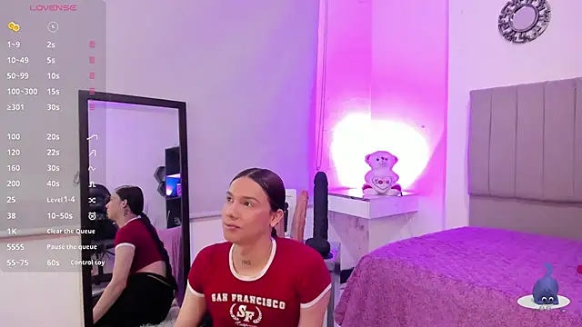 Snapshot of Almaazz chatting on November 1, 2025, 12:32 pm Almaazz online show from November 1, 2025, 12:32 pm