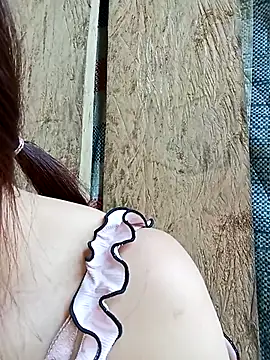 bonnie-00 online show from April 12, 2026, 1:53 am