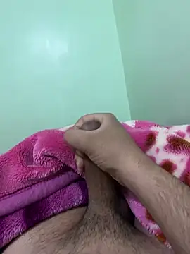 ali  ali210 online show from February 8, 2026, 5:43 pm