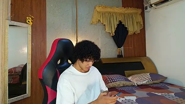 Snapshot of fire_drako_ chatting on April 7, 2026, 8:43 pm fire drako online show from April 7, 2026, 8:43 pm