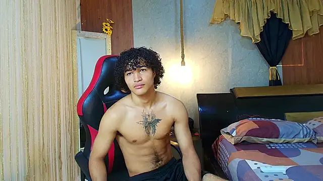 Snapshot of fire_drako_ chatting on April 11, 2026, 7:39 pm fire drako online show from April 11, 2026, 7:39 pm