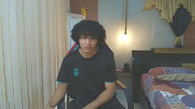 Snapshot of fire_drako_ chatting on April 4, 2026, 10:38 pm fire drako online show from April 4, 2026, 10:38 pm