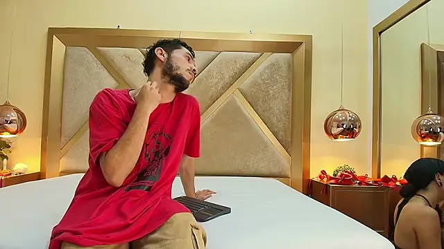 Snapshot of EthanCollen chatting on September 30, 2025, 10:38 pm EthanCollen online show from September 30, 2025, 10:38 pm