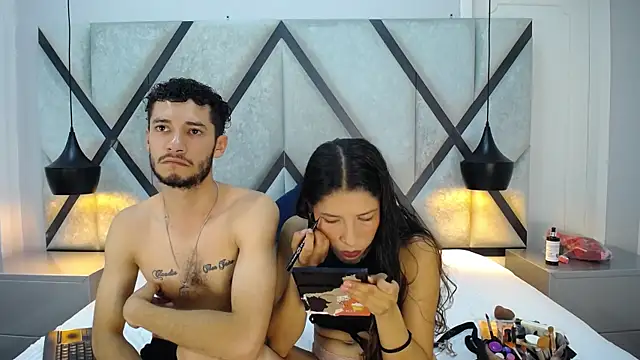 Snapshot of EthanCollen chatting on November 9, 2025, 10:58 pm EthanCollen online show from November 9, 2025, 10:58 pm