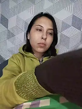 Snapshot of melzinhah03 chatting on July 6, 2026, 12:06 am melzinhah03 online show from July 6, 2026, 12:06 am