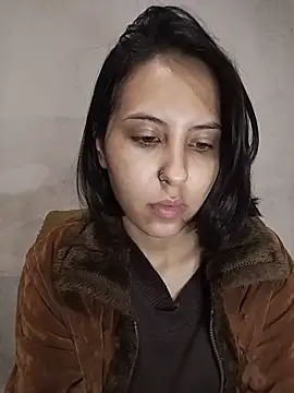 melzinhah03 online show from May 21, 2026, 8:17 pm