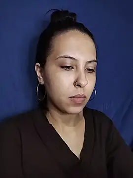 melzinhah03 online show from May 22, 2026, 7:56 pm