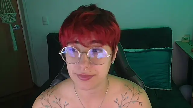 Miacatsito3 online show from December 20, 2025, 3:53 am