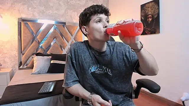 Snapshot of kraven_lust chatting on February 24, 2026, 3:40 am kraven lust online show from February 24, 2026, 3:40 am