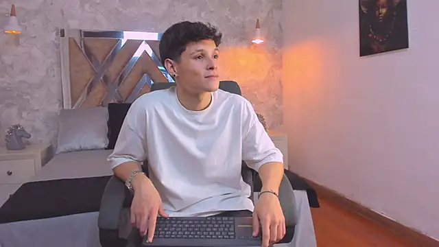 Snapshot of kraven_lust chatting on December 19, 2025, 3:10 am kraven lust online show from December 19, 2025, 3:10 am