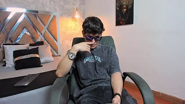 Snapshot of kraven_lust chatting on February 8, 2026, 3:15 am kraven lust online show from February 8, 2026, 3:15 am