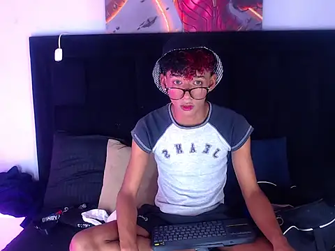 Snapshot of Billie_Turner_ chatting on November 18, 2025, 4:10 pm Billie Turner online show from November 18, 2025, 4:10 pm