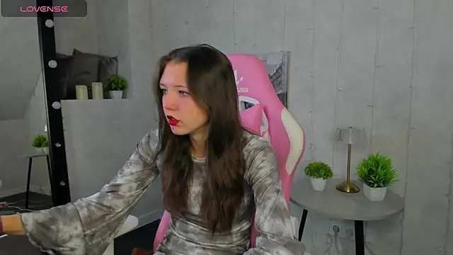 Amanda Reedd online show from October 1, 2025, 1:00 am