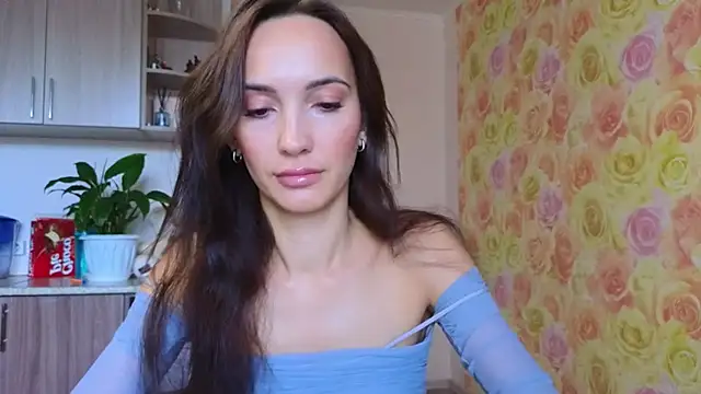 Lillian-Clark online show from November 13, 2025, 5:55 am