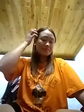 Snapshot of Dung_x chatting on September 24, 2025, 1:06 pm Dung x online show from September 24, 2025, 1:06 pm