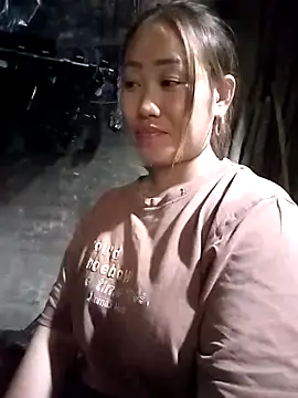 Snapshot of Dung_x chatting on March 22, 2026, 5:43 am Dung x online show from March 22, 2026, 5:43 am