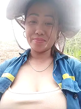 Snapshot of Dung_x chatting on March 21, 2026, 5:52 am Dung x online show from March 21, 2026, 5:52 am