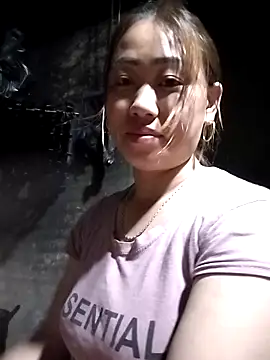 Snapshot of Dung_x chatting on March 31, 2026, 10:34 pm Dung x online show from March 31, 2026, 10:34 pm