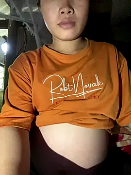 Snapshot of Van_xx chatting on October 14, 2025, 7:31 am Van xx online show from October 14, 2025, 7:31 am