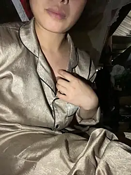 Snapshot of Van_xx chatting on October 27, 2025, 8:04 am Van xx online show from October 27, 2025, 8:04 am