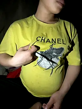 Snapshot of Van_xx chatting on October 1, 2025, 2:27 am Van xx online show from October 1, 2025, 2:27 am