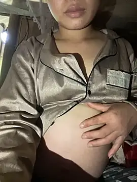 Snapshot of Van_xx chatting on October 13, 2025, 3:30 am Van xx online show from October 13, 2025, 3:30 am