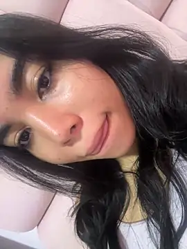 karolaalcendra online show from February 5, 2026, 9:54 pm