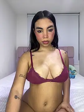 karolaalcendra online show from April 5, 2026, 2:07 am