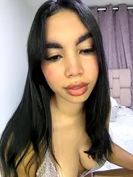 Snapshot of karolaalcendra chatting on November 28, 2025, 4:34 am karolaalcendra online show from November 28, 2025, 4:34 am