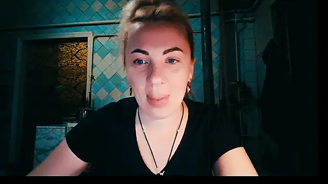 Snapshot of EmmaCat_ chatting on November 28, 2025, 6:46 am EmmaCat online show from November 28, 2025, 6:46 am