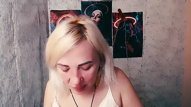 Snapshot of EmmaCat_ chatting on February 12, 2026, 10:15 am EmmaCat online show from February 12, 2026, 10:15 am