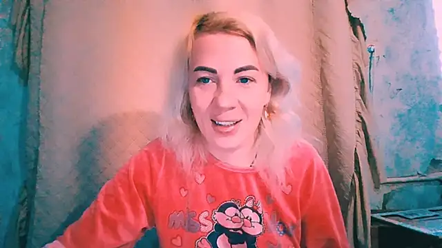 Snapshot of EmmaCat_ chatting on November 2, 2025, 5:56 am EmmaCat online show from November 2, 2025, 5:56 am