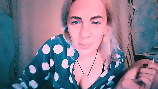 Snapshot of EmmaCat_ chatting on October 30, 2025, 7:44 pm EmmaCat online show from October 30, 2025, 7:44 pm