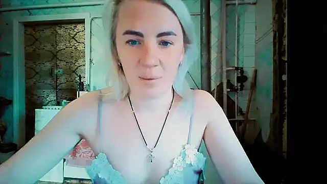 Snapshot of EmmaCat_ chatting on February 9, 2026, 8:56 am EmmaCat online show from February 9, 2026, 8:56 am