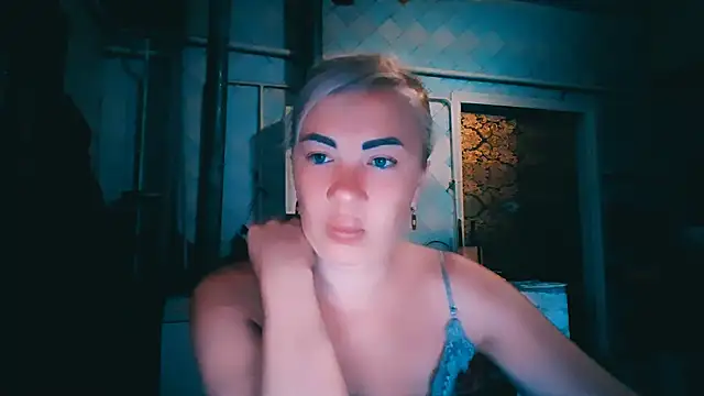 EmmaCat  online show from July 8, 2026, 5:19 am