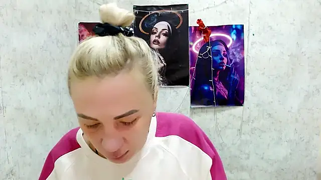 Snapshot of EmmaCat_ chatting on February 24, 2026, 6:03 am EmmaCat online show from February 24, 2026, 6:03 am