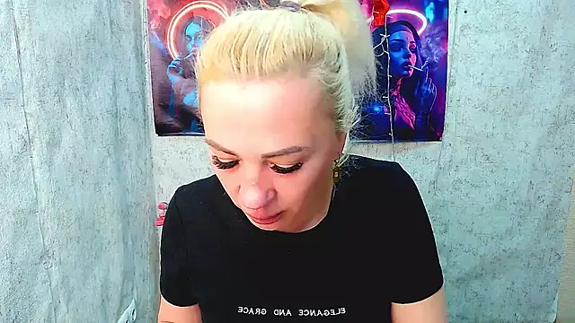 EmmaCat  online show from March 30, 2026, 5:42 am