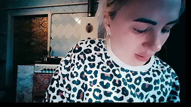 Snapshot of EmmaCat_ chatting on January 18, 2026, 10:18 am EmmaCat online show from January 18, 2026, 10:18 am