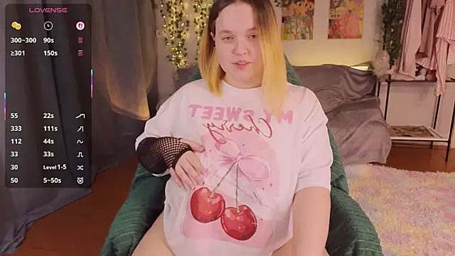 Snapshot of Aki_nohana chatting on November 28, 2025, 5:35 pm Aki nohana online show from November 28, 2025, 5:35 pm