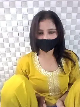 Snapshot of Arti_ chatting on October 18, 2025, 6:54 pm Arti online show from October 18, 2025, 6:54 pm