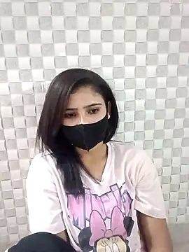 Snapshot of Arti_ chatting on October 17, 2025, 5:04 pm Arti online show from October 17, 2025, 5:04 pm