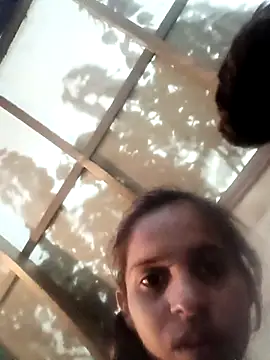 Snapshot of Saloni-Gupta chatting on February 14, 2026, 1:33 pm Saloni-Gupta online show from February 14, 2026, 1:33 pm